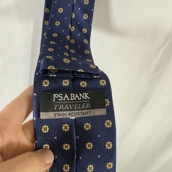 Jos A Bank Traveler Tie Men 60" Blue Sunflower 100% Silk Stain Resistant 3" Wide - Picture 2 of 5